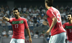 PES 2012: Teammate Control erlaubt es, zwei Spieler gleichzeitig zu kontrollieren